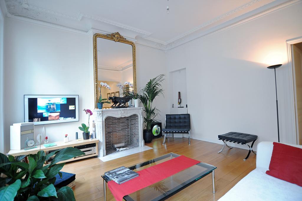 Champs Elysees Homestay - Air Conditioning Paris Chambre photo
